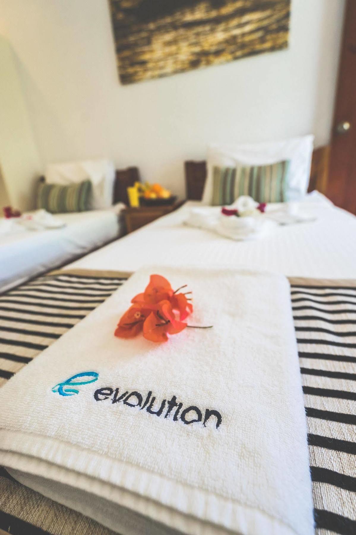 Evolution Dive And Beach Resort Malapascua Buitenkant foto